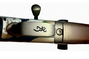 Logo Buckmark sous le pontet.